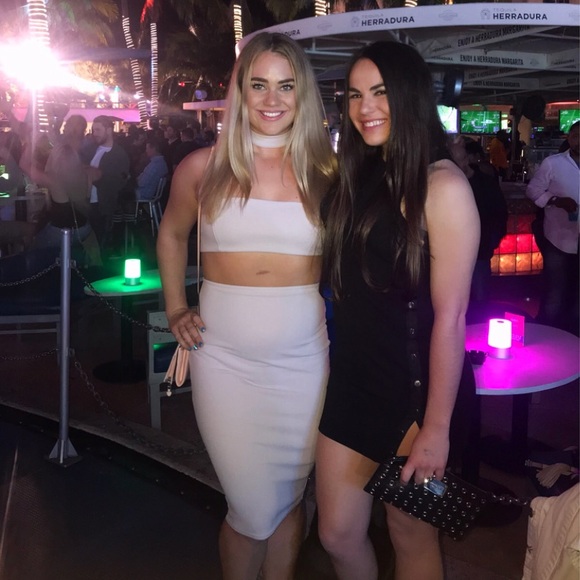 Windsor Off-white two piece dress - Picture 2 of 2